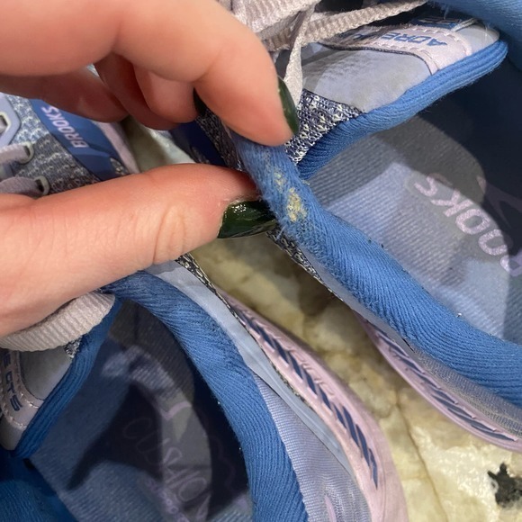 Brooks Adrenaline GTS 22 in women’s size 11 - Picture 8 of 12